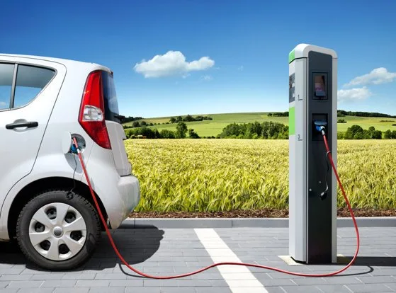 BBC: Experţi: Motoarele maşinilor electrice ar putea genera probleme pentru mediul înconjurător