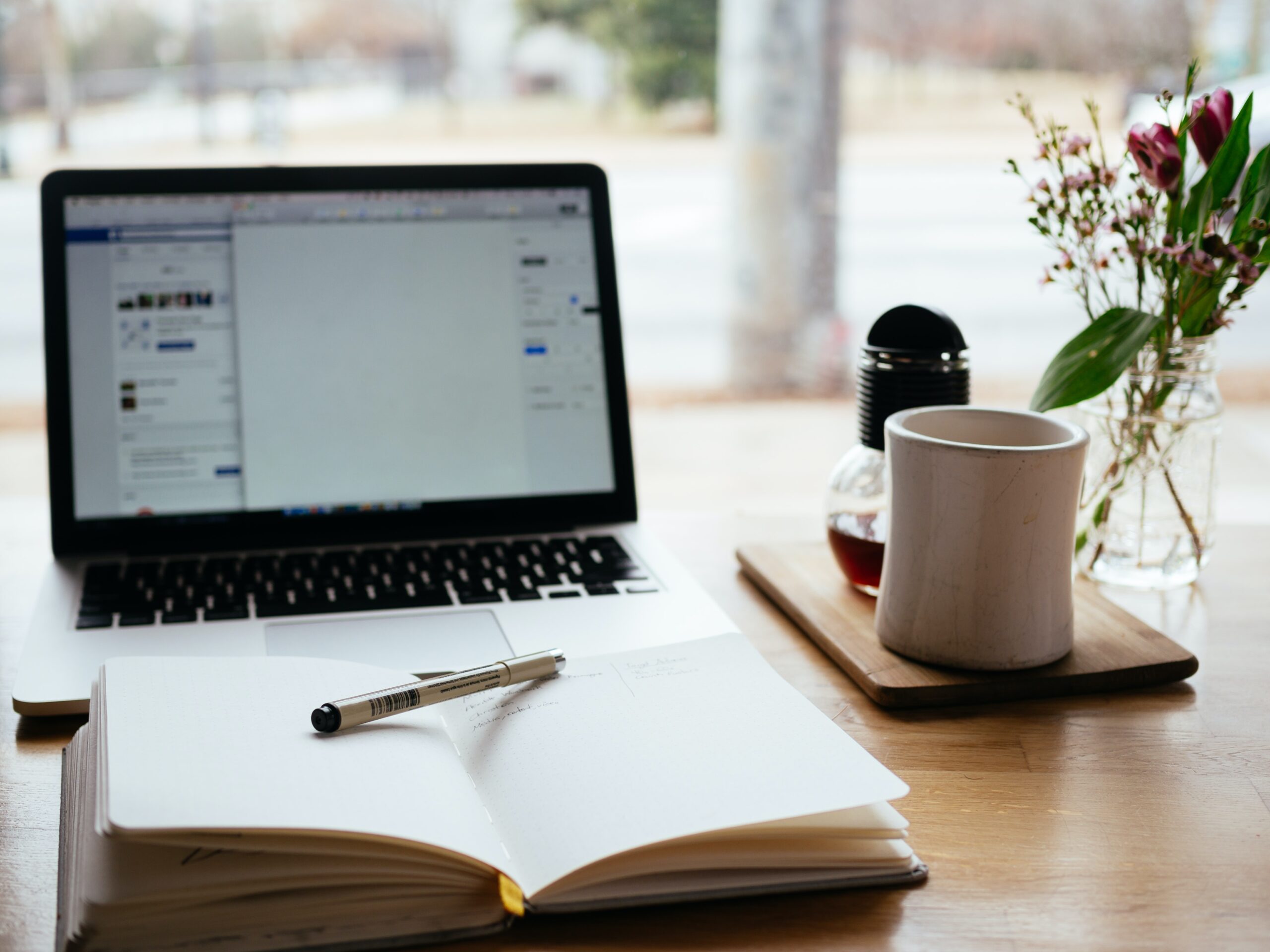 Servicii de copywriting – arta care dă tonul creativităţii