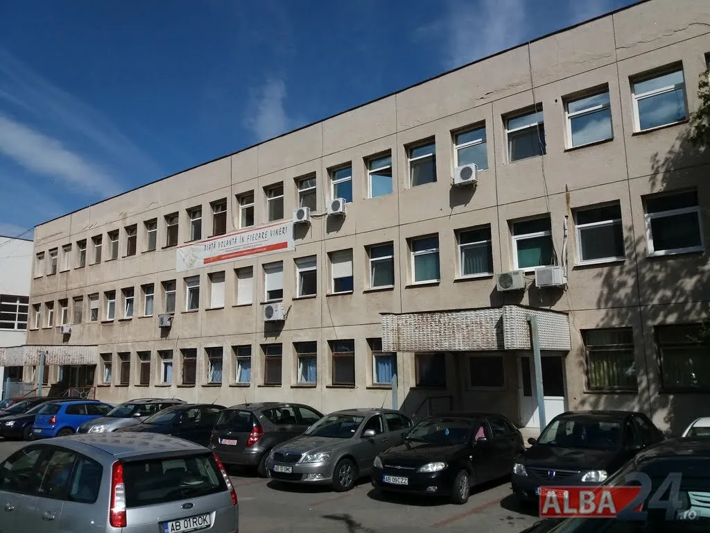 Mansardarea clădirii în care va funcţiona Policlinica din Alba Iulia, finalizată până în decembrie 2020