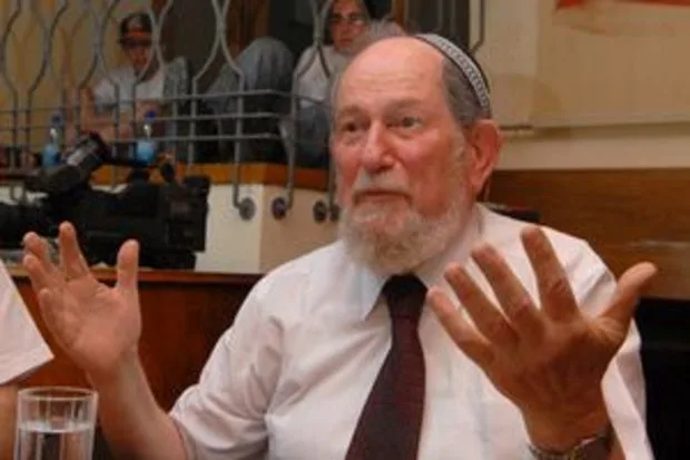 Titlul de ‘cetăţean de onoare’ rabinului Menachem Hacohen