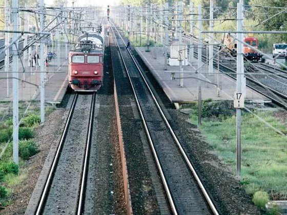 Satu Mare: Trafic feroviar întrerupt între Tășnad și Carei,după ce locomotiva unui marfar a luat foc