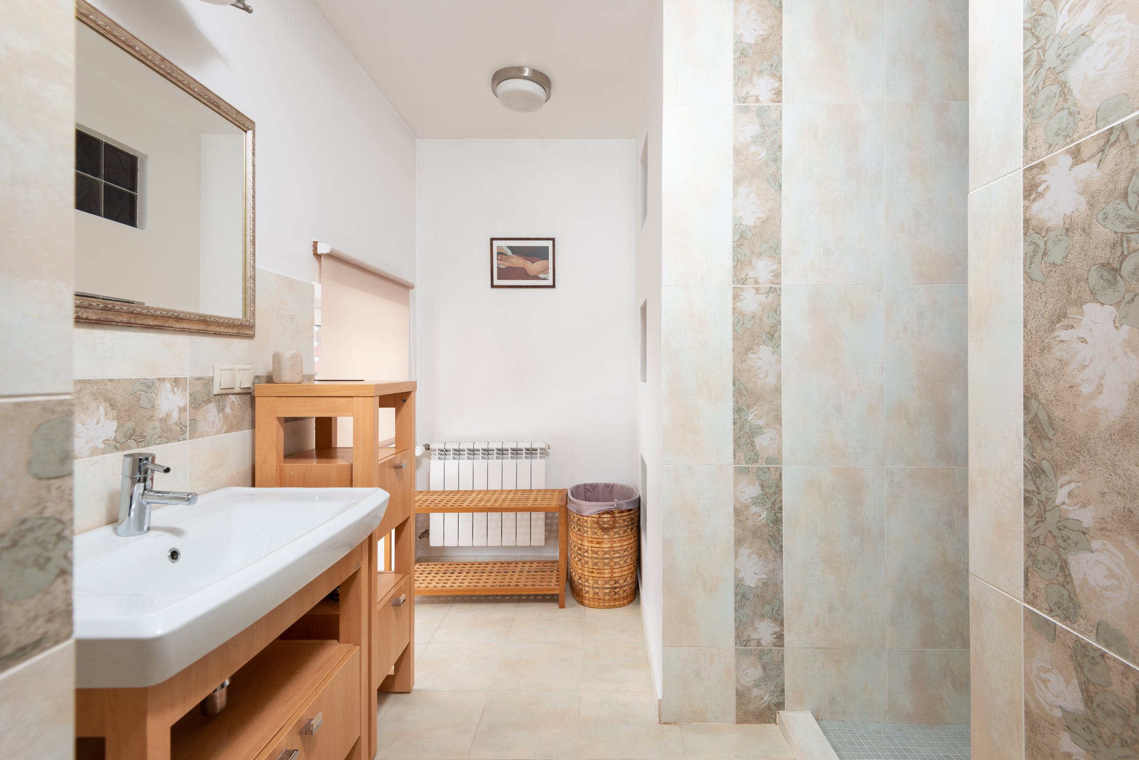 Lavoarele pe mobilier – un trend apreciat în amenajarea băii