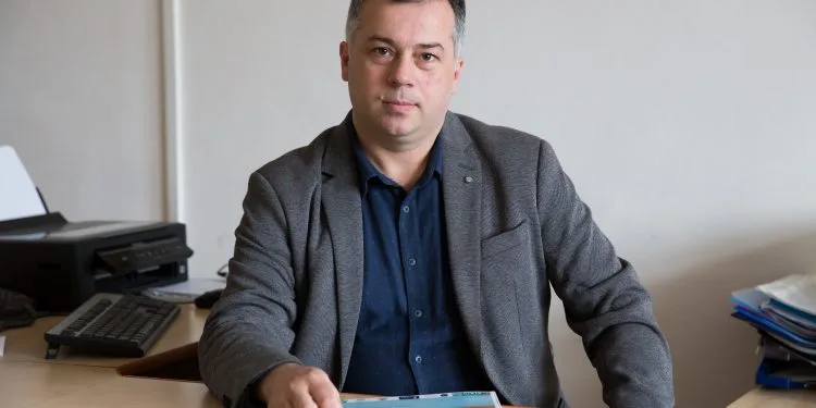 Şeful Inspectoratului Şcolar Sibiu, către elevii premianţi: Nu vă daţi doar zâmbilici pe WhatsApp, alergaţi, jucaţi-vă!