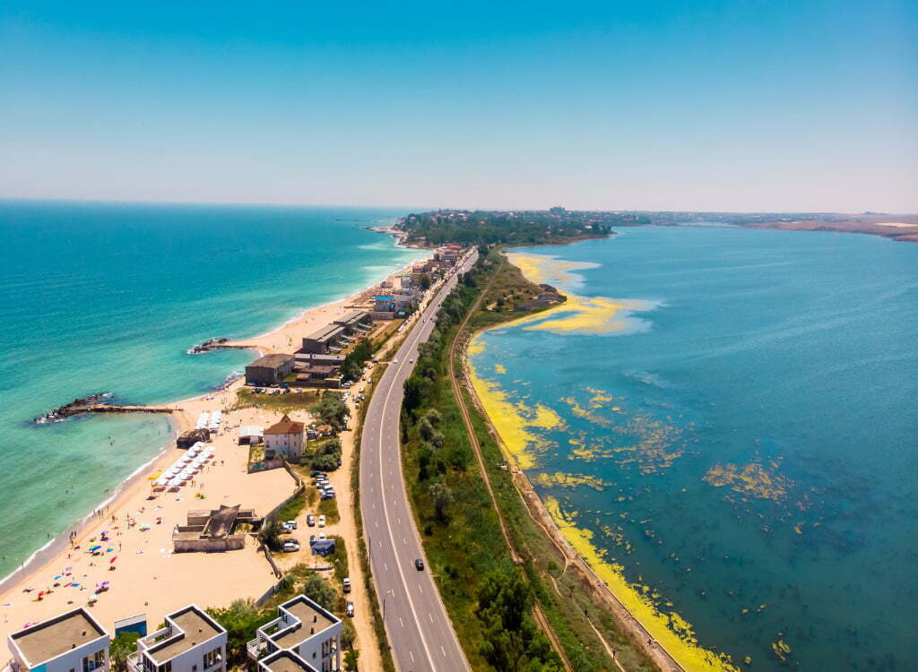 Cele mai populare hoteluri de trei, patru și cinci stele din stațiunea Eforie Nord de la Marea Neagră