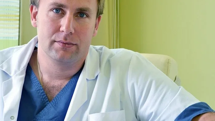 In cazul femeii arse în timpul unei intervenţii chirurgicale, niciunul dintre medici nu era în serviciul de gardă,