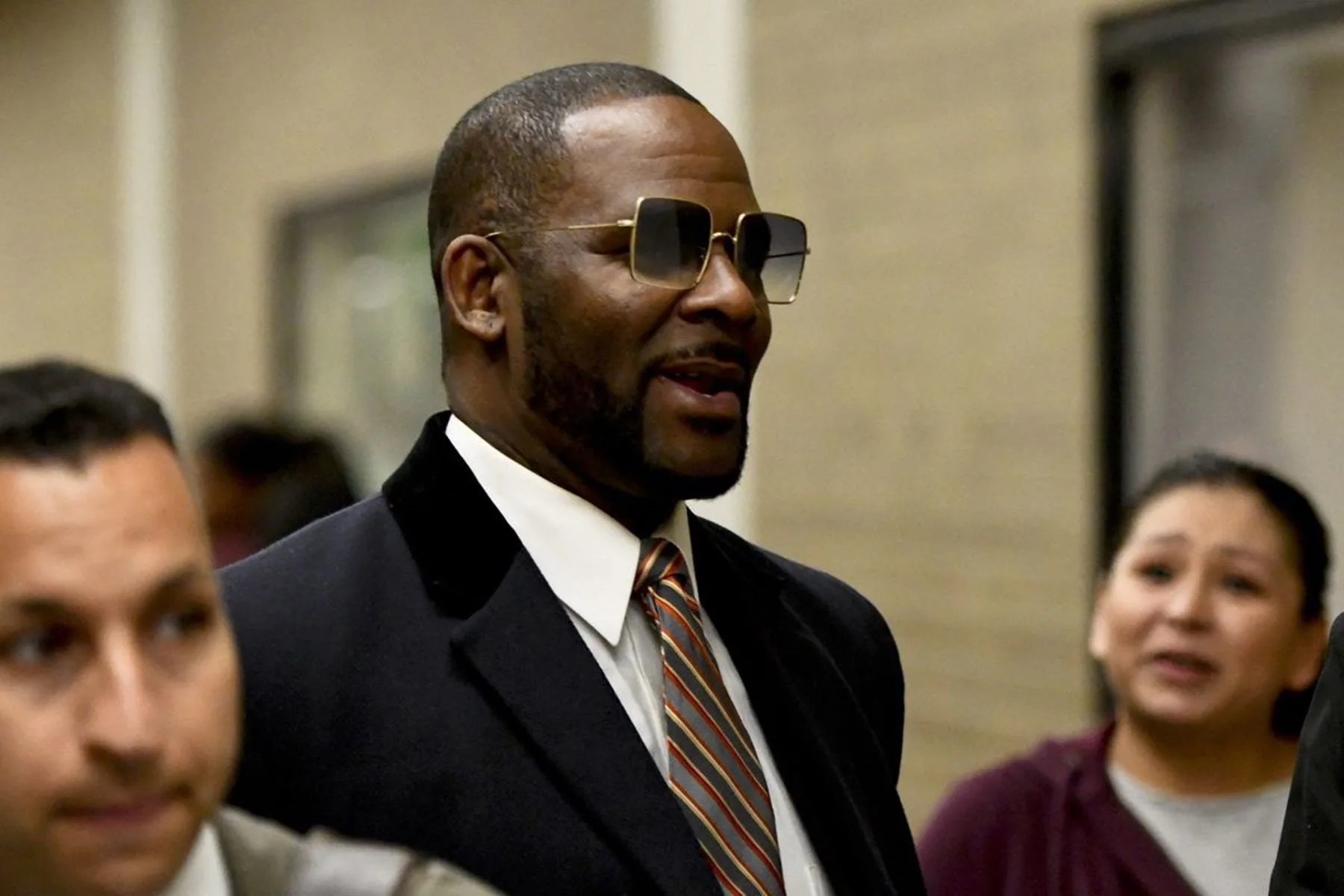 R. Kelly, acuzat că a mituit un funcţionar