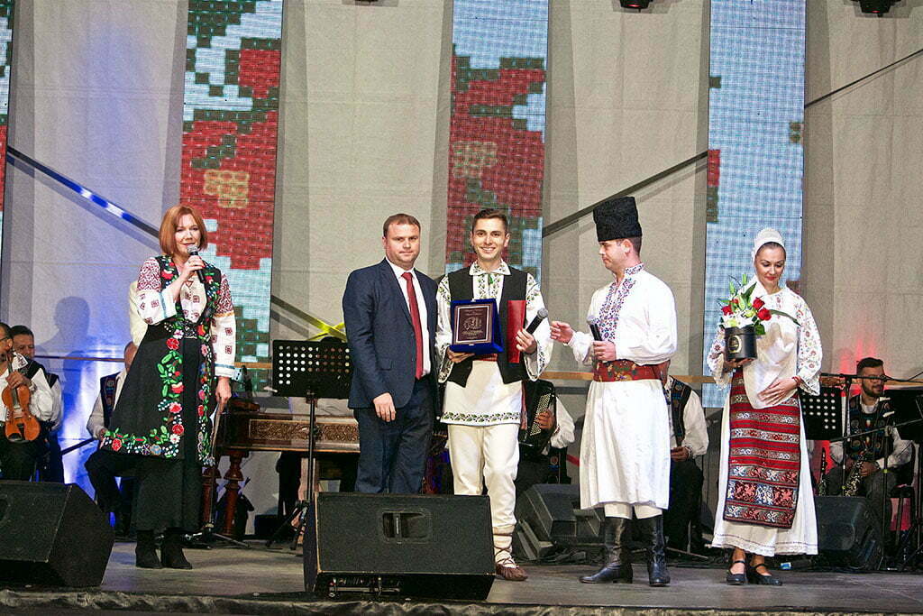 Teleorman: Colindători din şapte judeţe la Festivalul de datini şi obiceiuri de la Alexandria