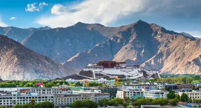 La fiecare zece ani, temperaturile medii anuale, in Tibet,  au crescut cu 0,4 grade Celsius