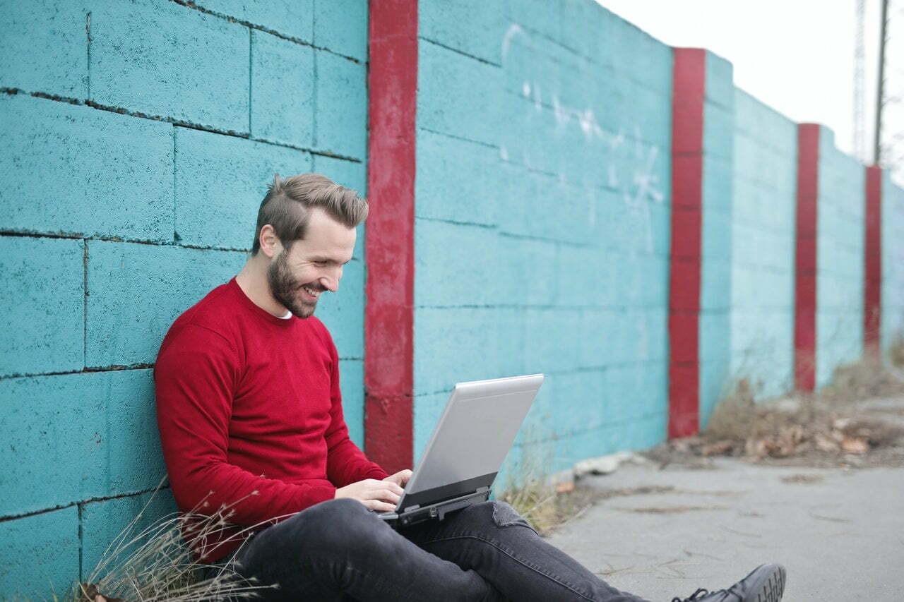 Cum te poti distra pe internet fara bani