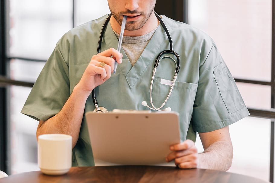 Fiecare spital, clinica si farmacie ar trebui sa achizitioneze minimum un dozator de apa!