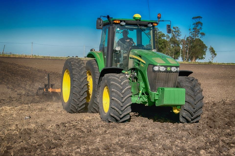 Recomandare tractor: 3 sfaturi utile pentru achiziționarea sa