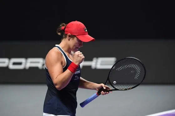 Turneul Campioanelor – Ashleigh Barty a învins-o pe Karolina Pliskova și s-a calificat în finală