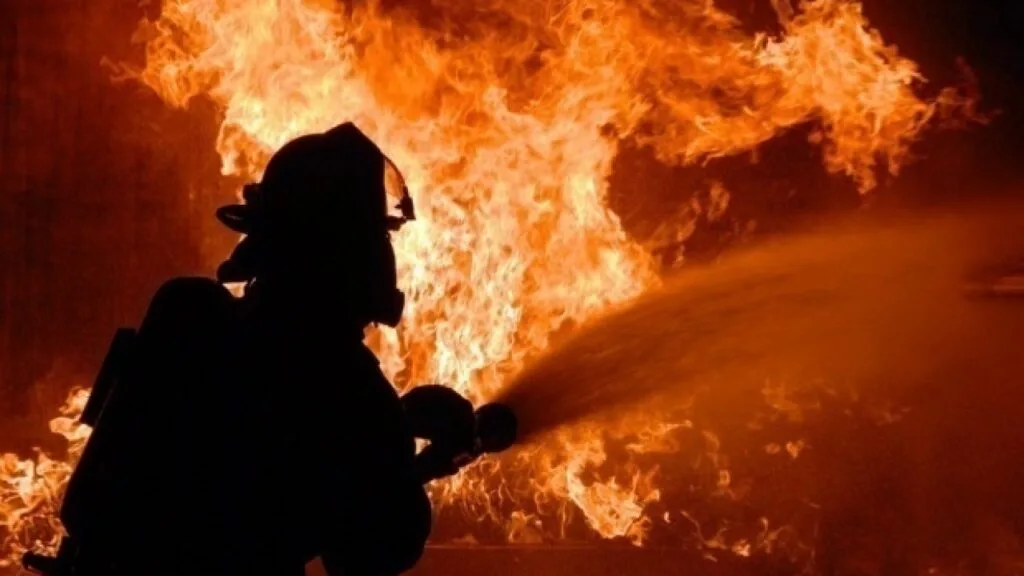 incendiu-de-proportii-in-pitesti-o-persoana-a-murit-548989-1280x720