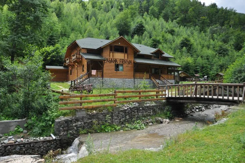 Maramureş: Staţiunile montane şi pensiunile rurale, preferate de turişti în vacanţa de Anul Nou