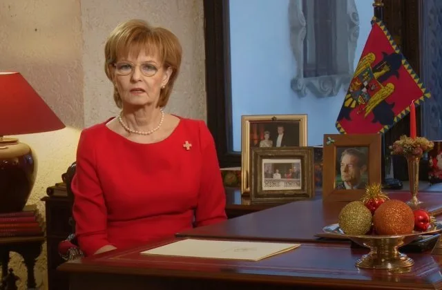 Volumul ”Margareta. Trei decenii ale Coroanei” va fi lansat la librăria Cărtureşti Carusel