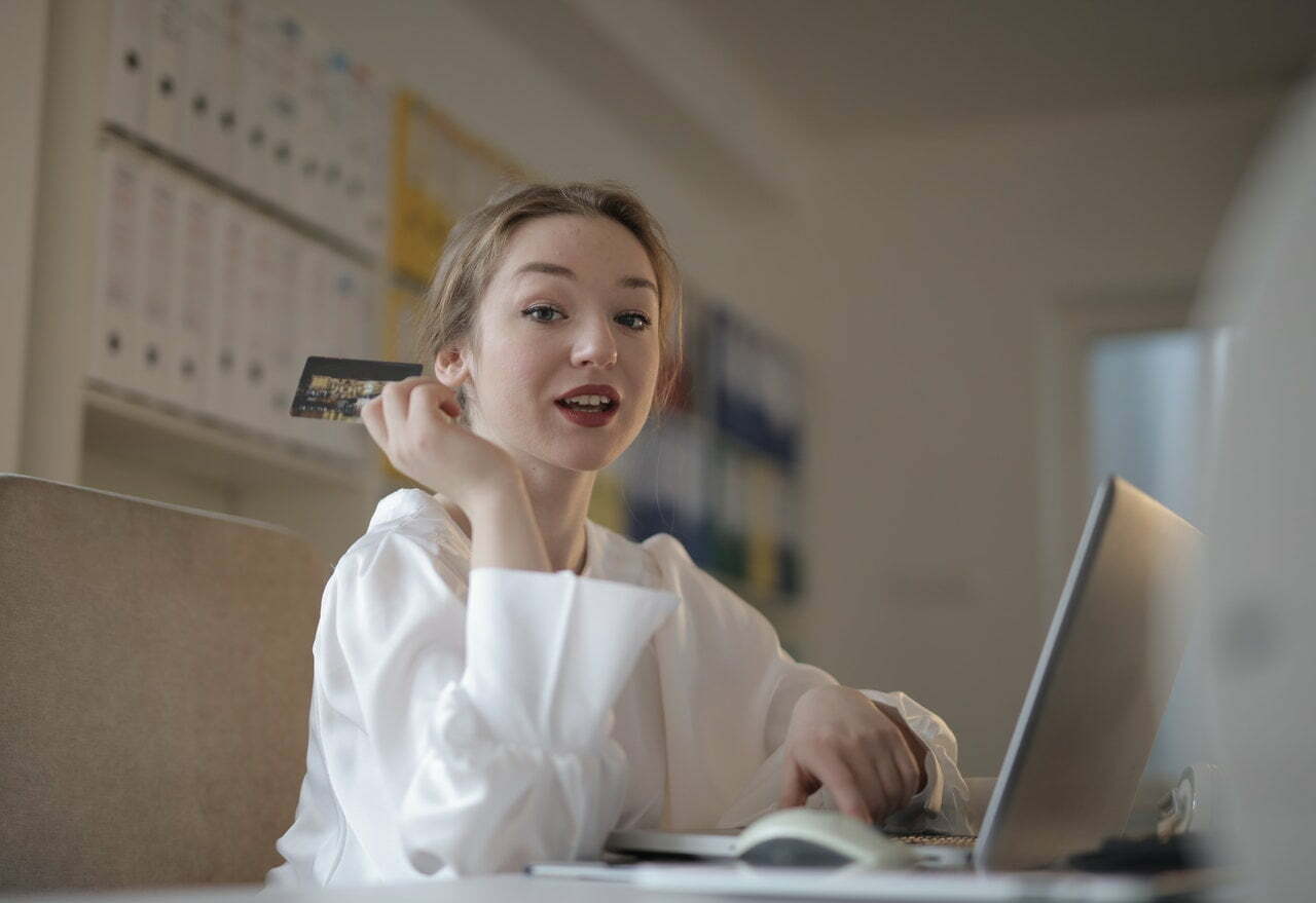 Cum depui bani în siguranță când joci la cazino online