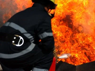 Sălaj: Incendiu la o secţie a unei companii din Zalău; 26 de persoane – evacuate