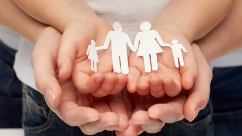 Măsurile pentru stimularea adopţiei – raport favorabil în Comisia pentru muncă; adopţiile internaţionale – respinse