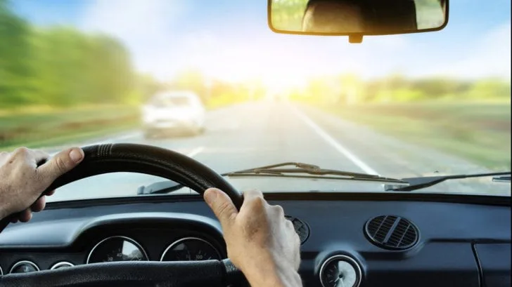 Doi şoferi, depistaţi drogaţi în trafic de poliţiştii rutieri