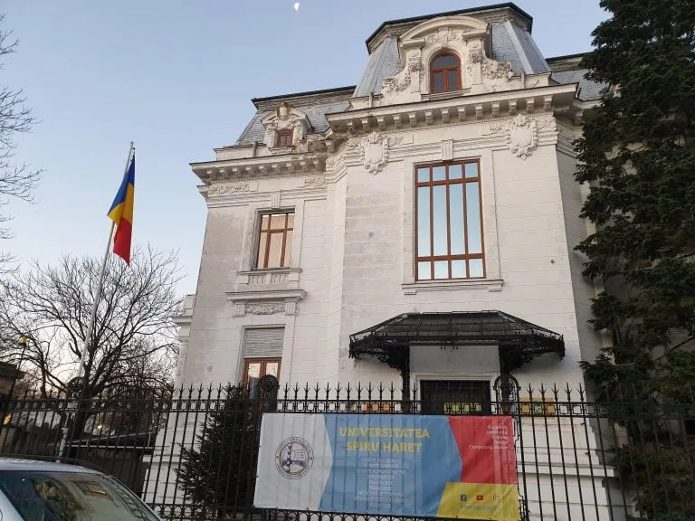 Eduard Ionescu, prorectorul Universităţii ‘Spiru Haret’, arestat preventiv în dosarul privind fraudarea examenelor