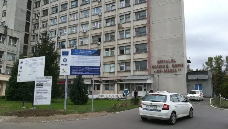 Timiș: Protest spontan în fața Spitalului Județean