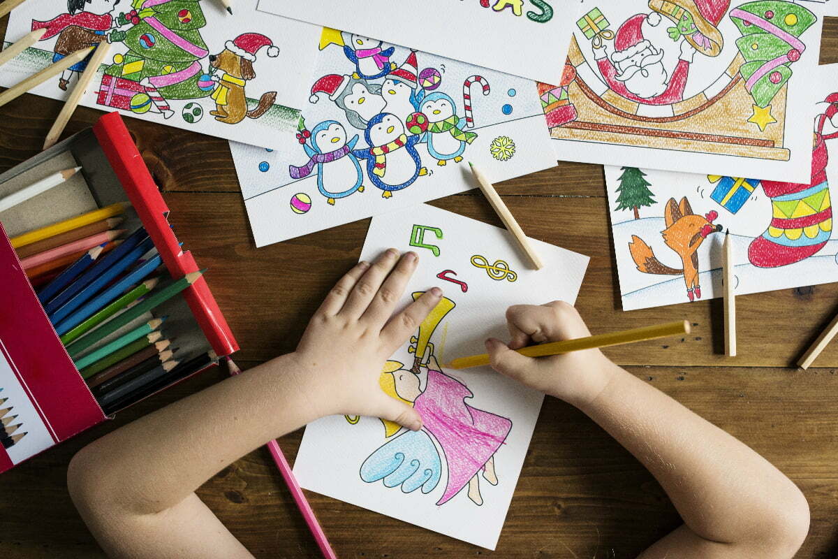 Cum îl ajuți pe copil să-și dezvolte creativitatea? 5 activități