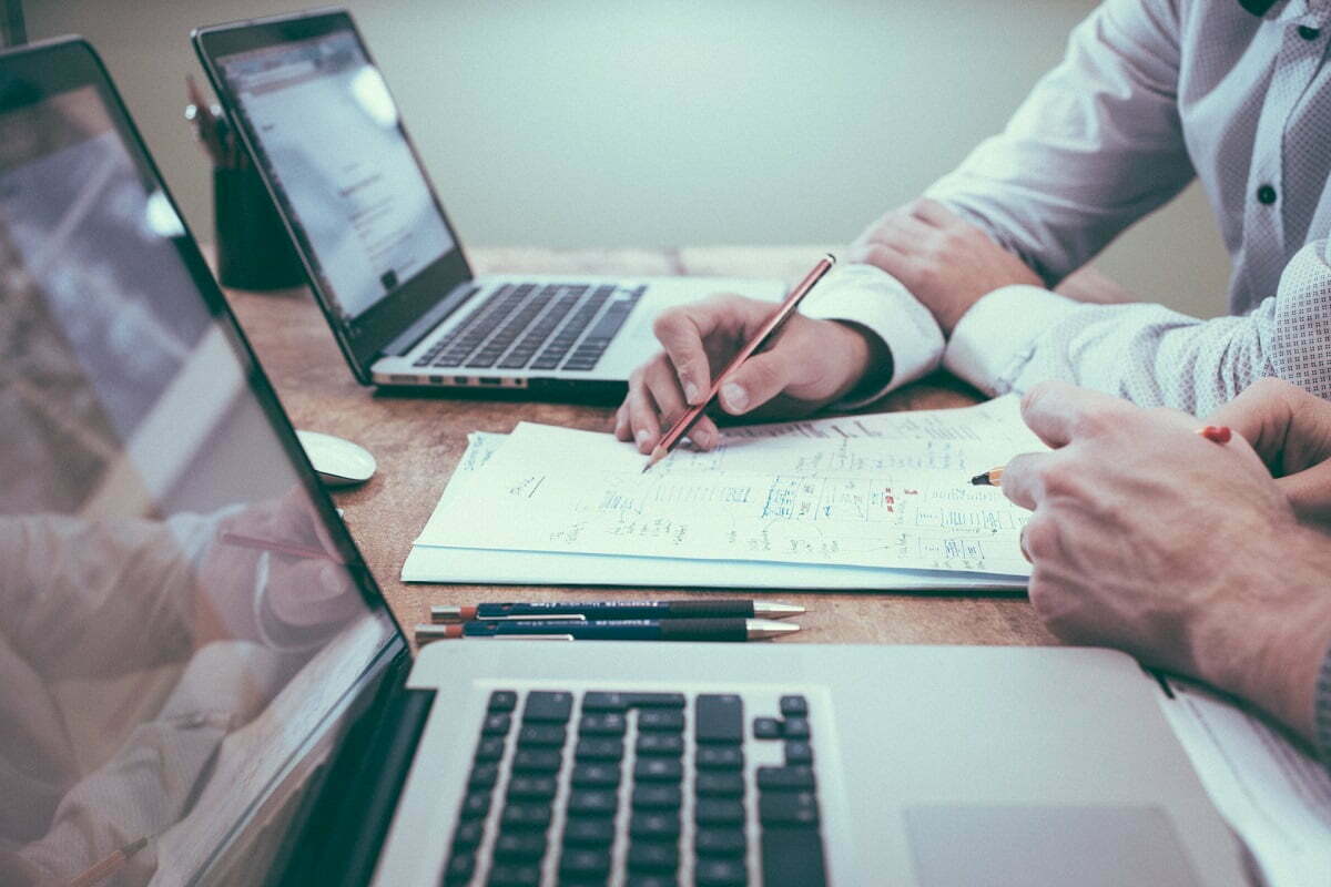 3 tipuri de investiții care ajută la creșterea businessului tău