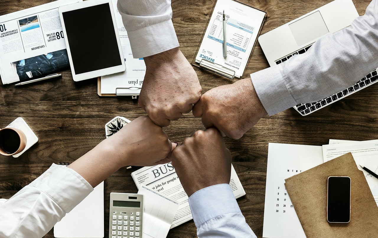 Importanța unui team building în compania ta