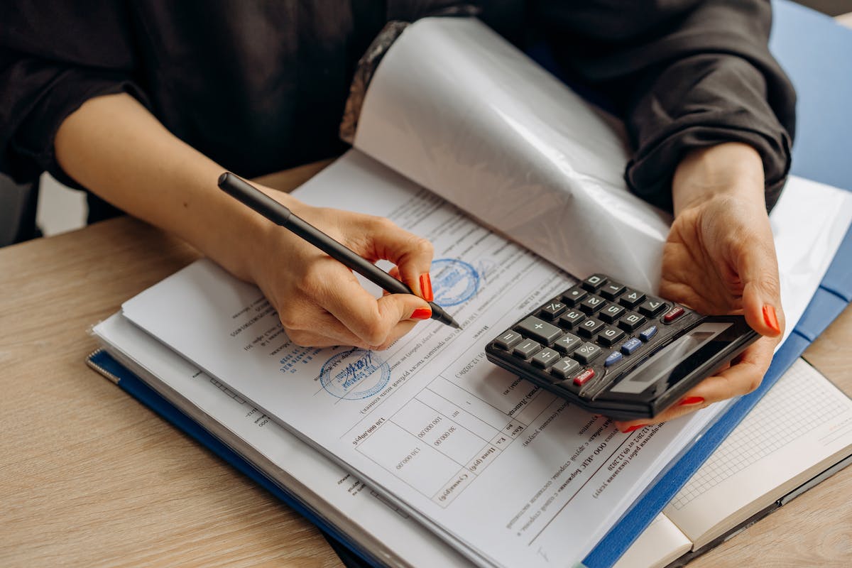 Afaceri și Gestiune Financiară în Inima Balcanilor