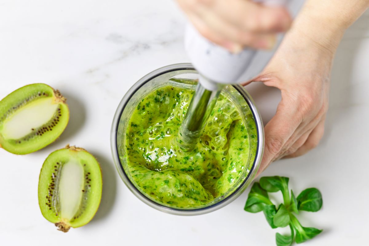 3 rețete pe care le poți prepara la un blender vertical
