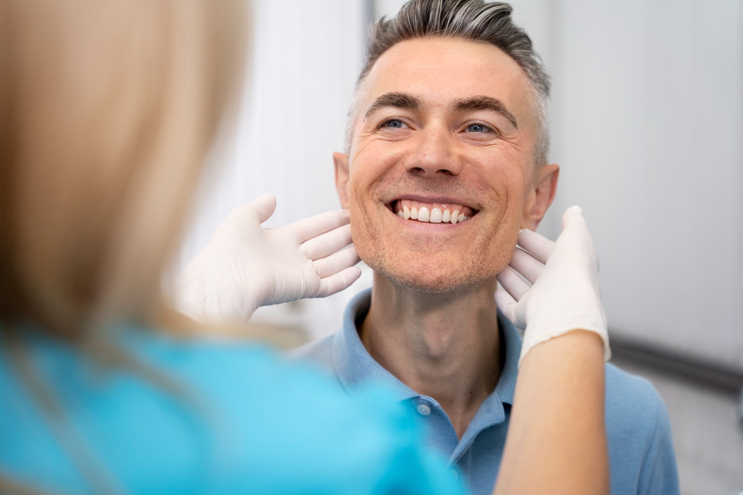 Îngrijirea și igiena orală după implantul dentar. Sfaturi de la specialiști